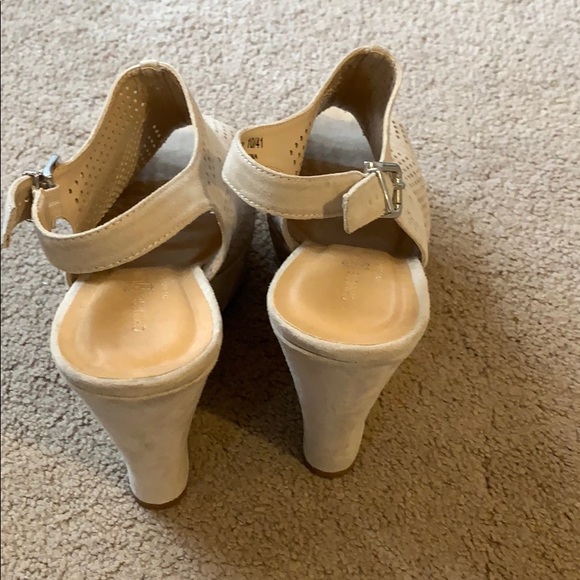 Chinese Laundry wedges 😍🤩 - Picture 3 of 5